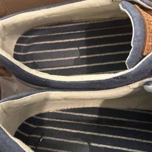Sperry size 12 Navy good condition